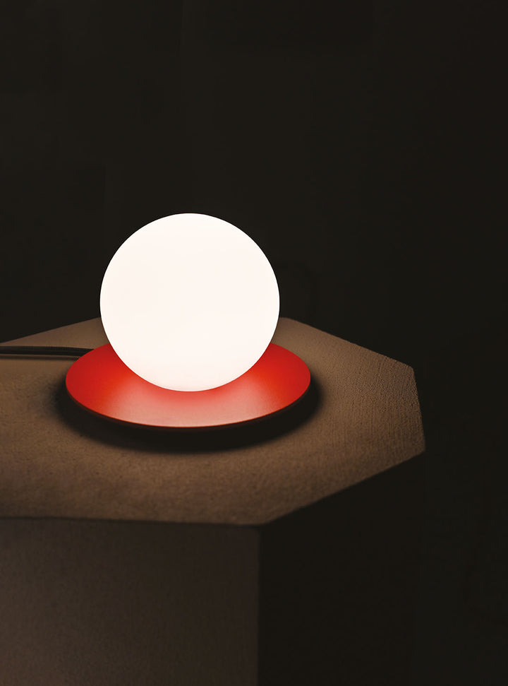 Kiss Table Lamp