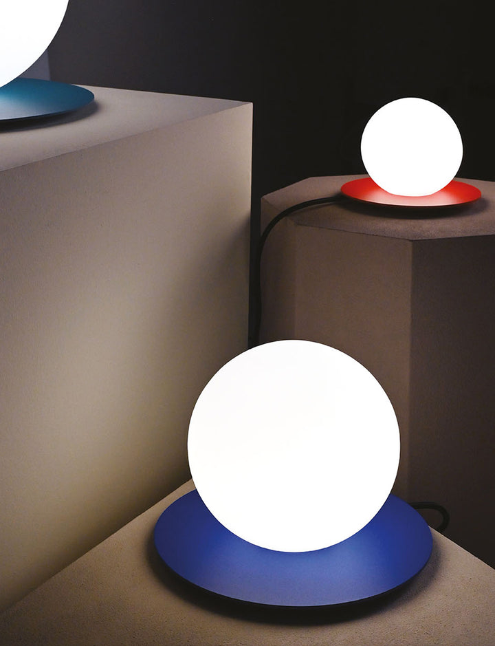 Kiss Table Lamp